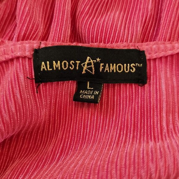 Almost Famous Ribbed Flutter Sleeve Pink Top Size Large - Picture 4 of 8